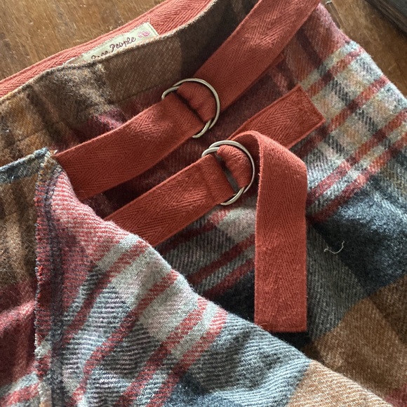 Plaid wrap skirt EUC - Picture 3 of 9